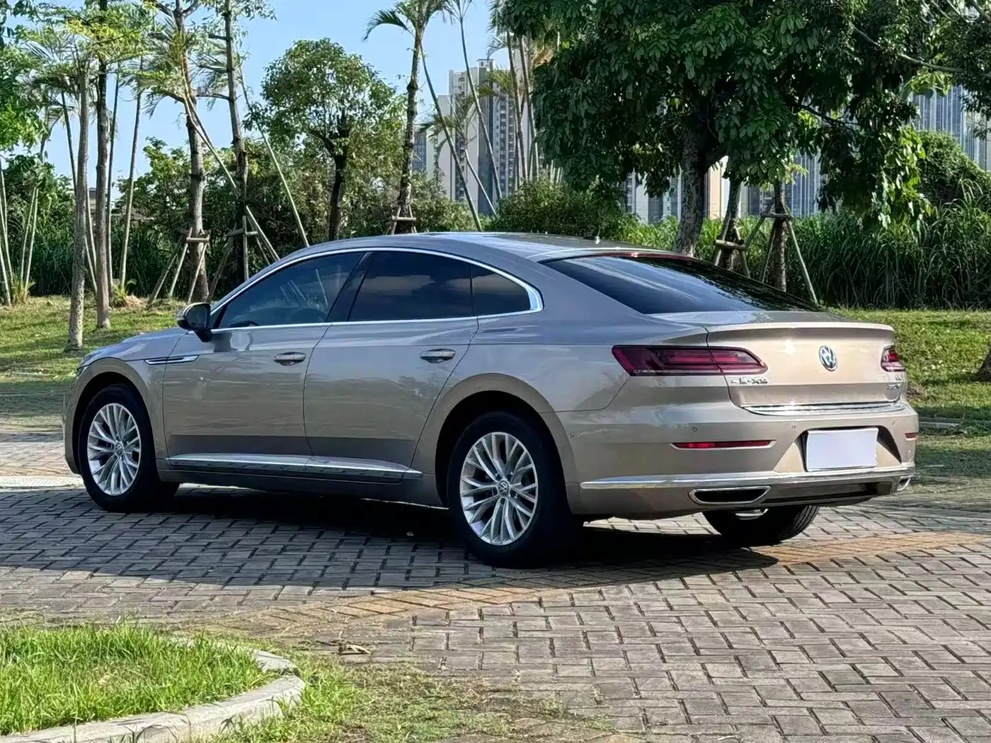 Volkswagen FAW-Volkswagen CC 2019 330TSI Charm Edition China VI фото 7