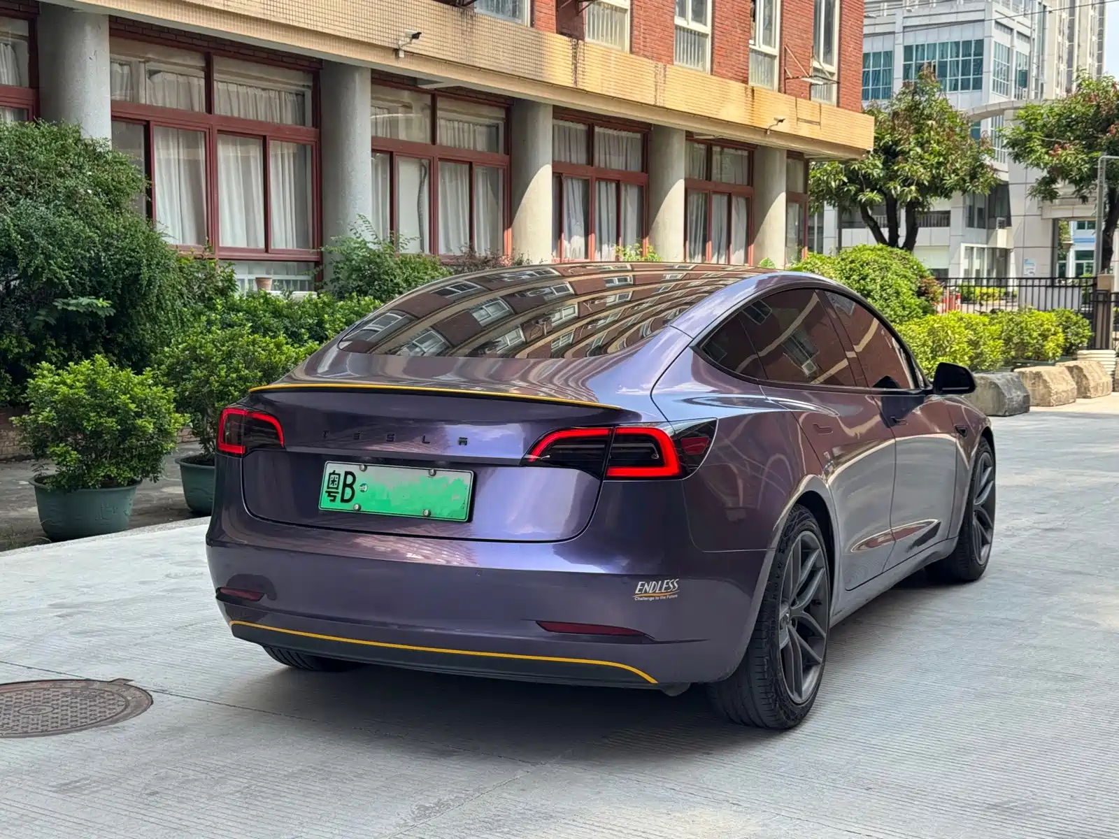Фото 4 - Tesla Model 3