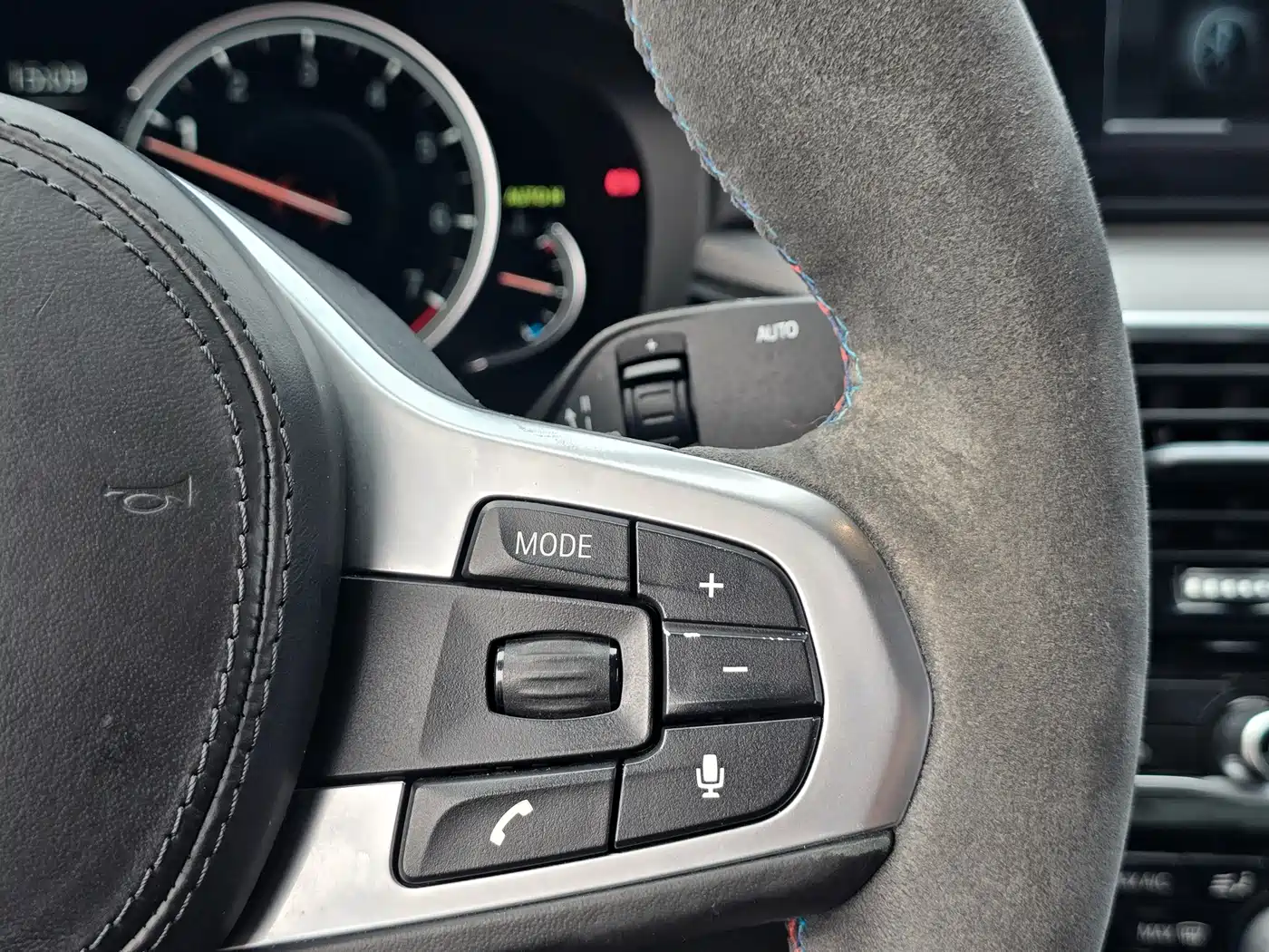BMW 5 Series (Import) 2018 525i M Sport Package фото 16