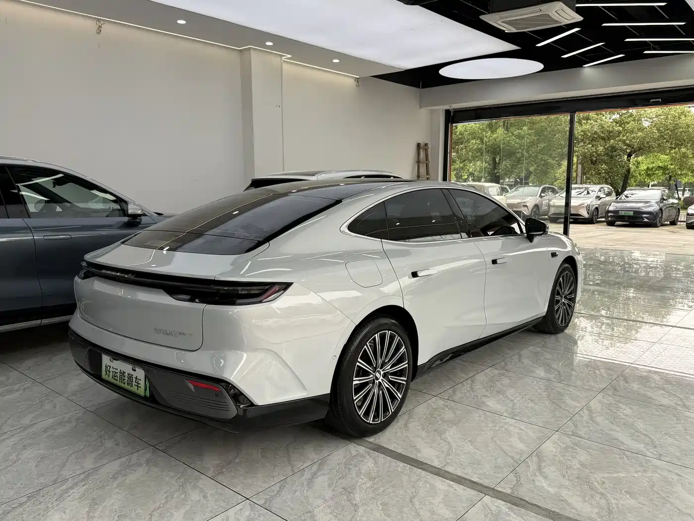 GEELY GALAXY GALAXY SPARKLE 8