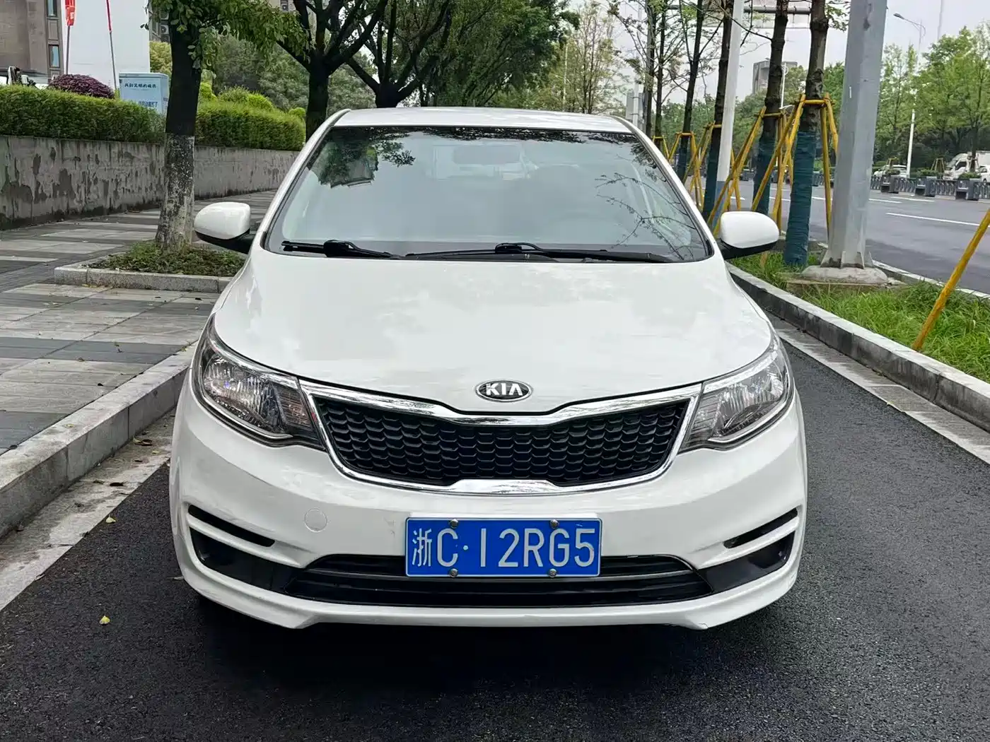 Kia K2 2015 Sedan 1.4L AT GLS фото 2