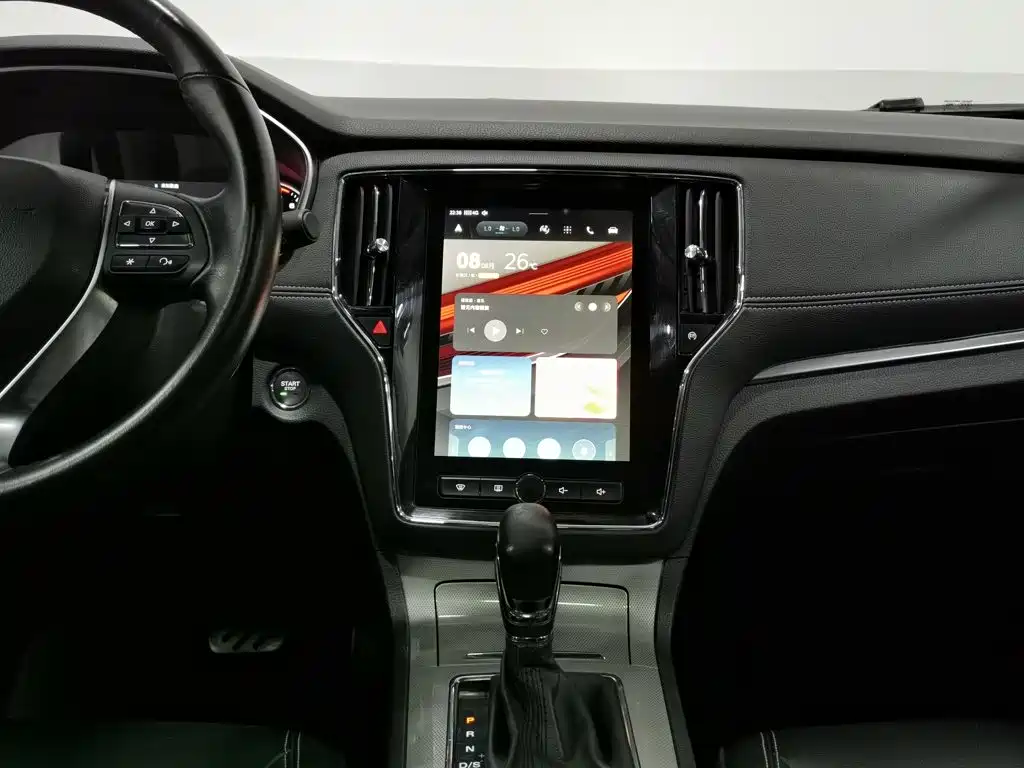 Фото 12 - Roewe RX5