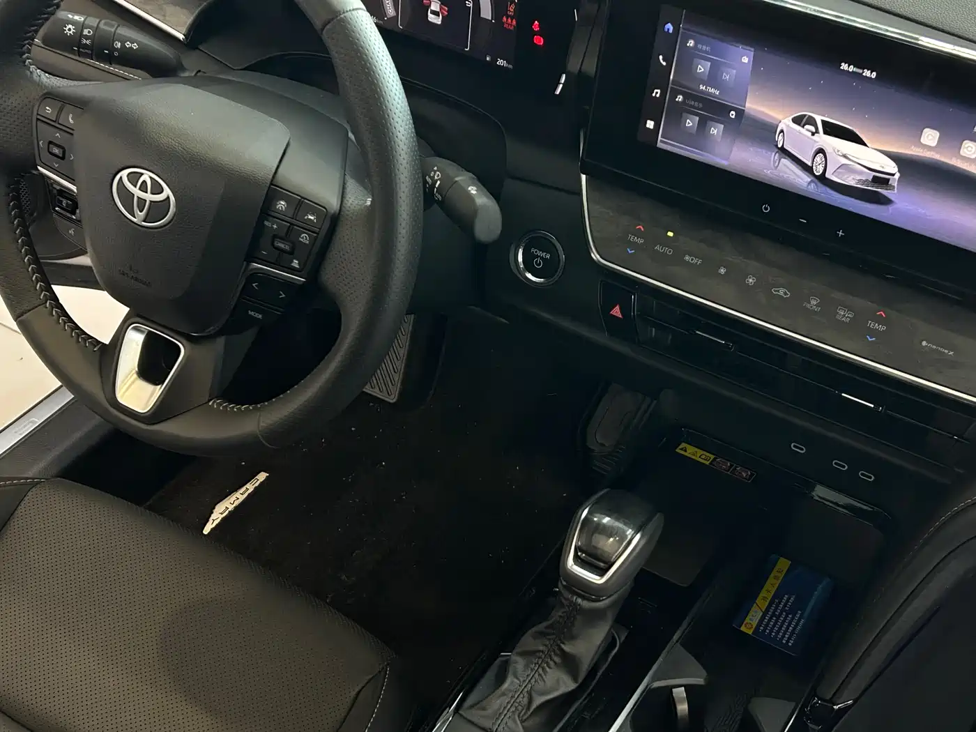 Toyota Camry 2024 Hybrid 2.0HGVP Luxury Edition фото 15