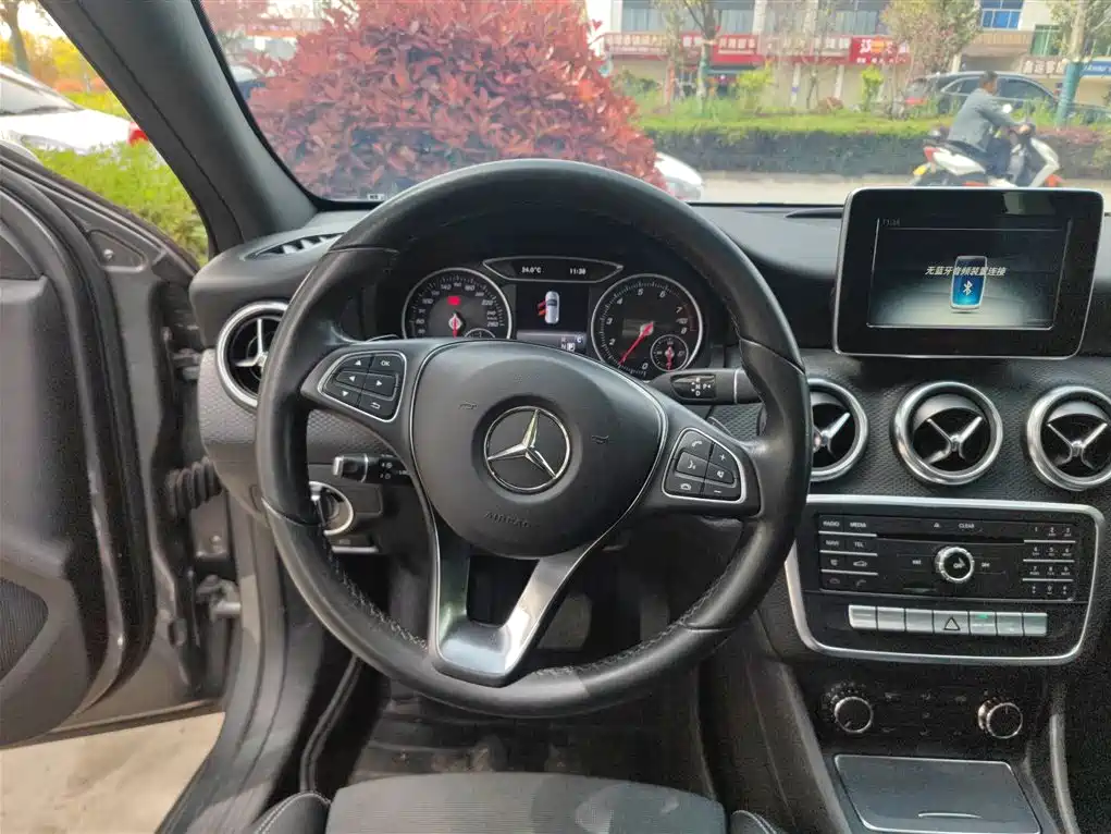 Mercedes-Benz A-Class (Import) 2017 Facelift A 200 Dynamic фото 4