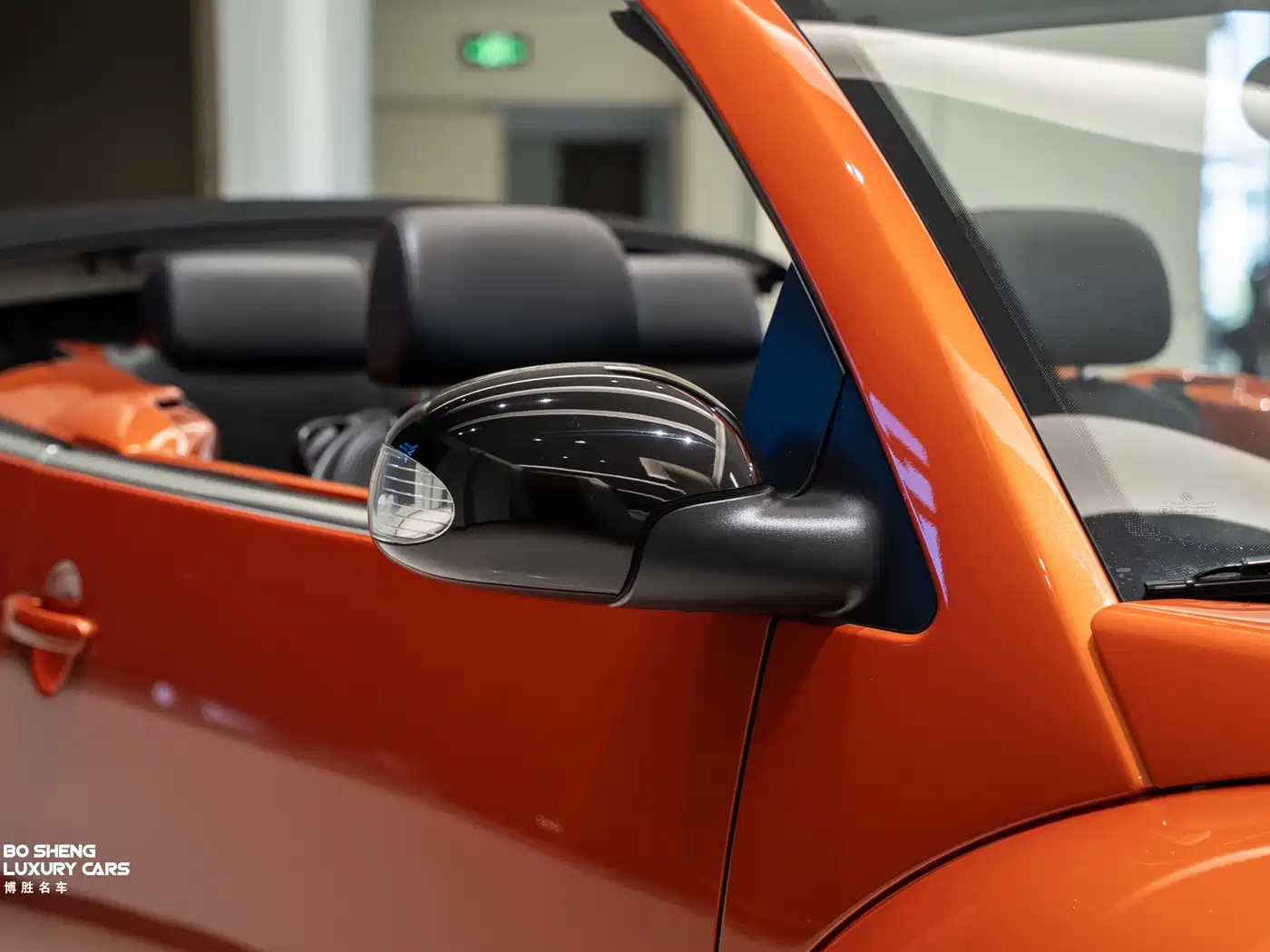 Volkswagen Beetle 2010 Model 2.0 BlackOrange Convertible Luxury Edition фото 23