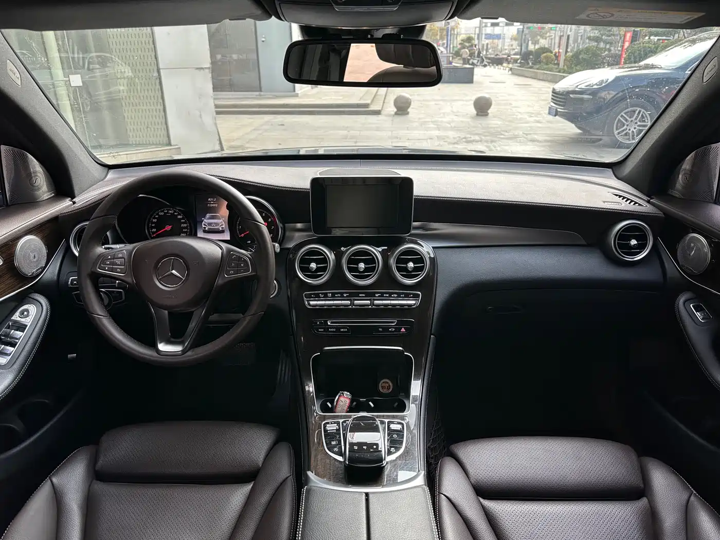 Mercedes-Benz GLC 2018 Facelift GLC 260 4MATIC Luxury фото 5