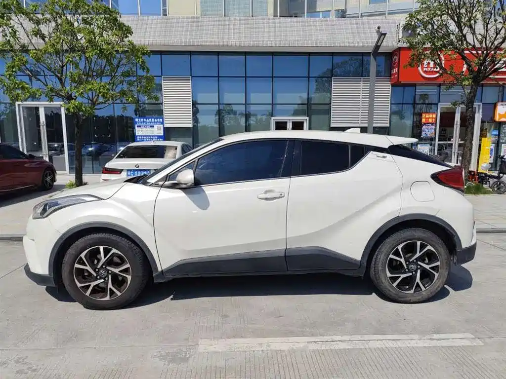 Toyota C-HR 2019 2018 2.0L Leading Edition China VI