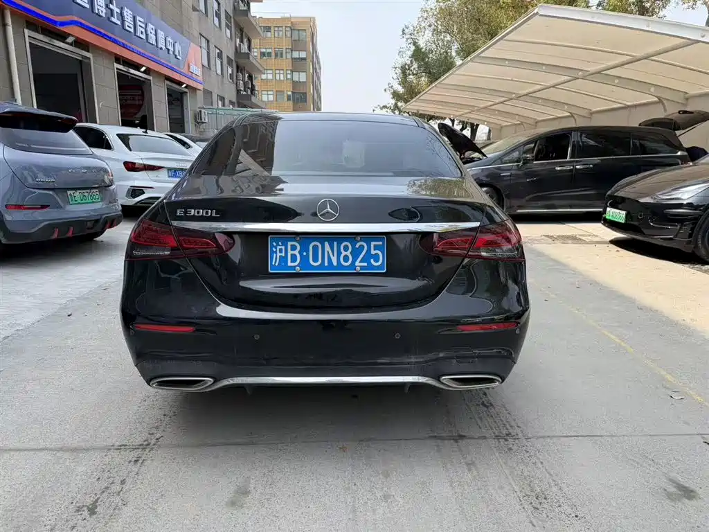 MERCEDES-BENZ E CLASS