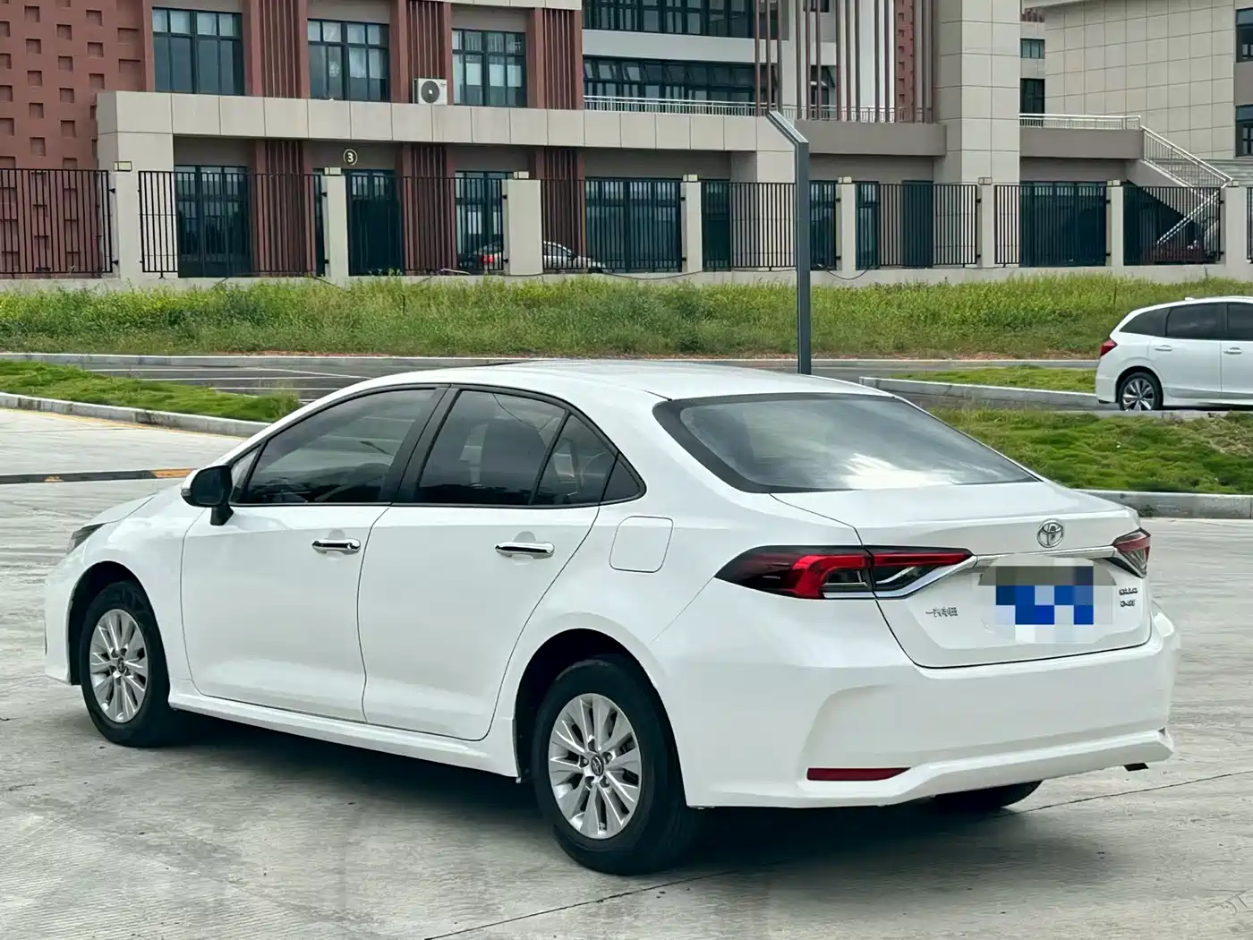 Photo 7 - Toyota Corolla