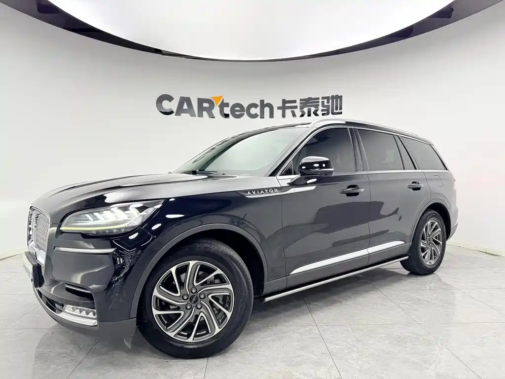 Фото 1 - Lincoln Aviator