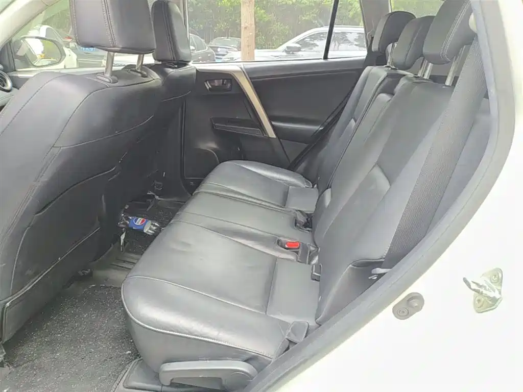 Toyota RAV4 Rongfang 2015 2.5L Automatic 4WD Elite Edition фото 17