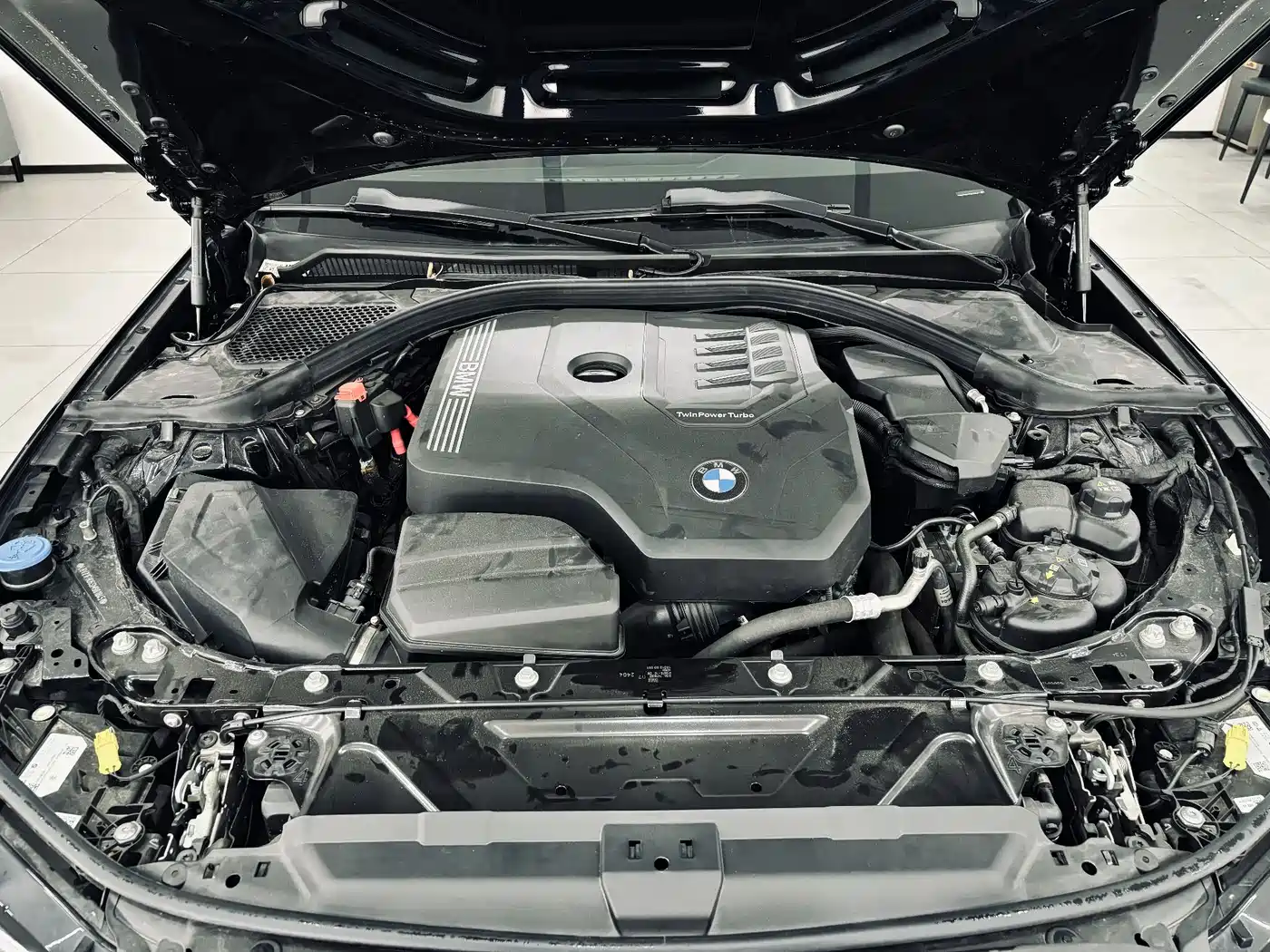 BMW 3 Series 2025 330Li M Sport Night Edition фото 10