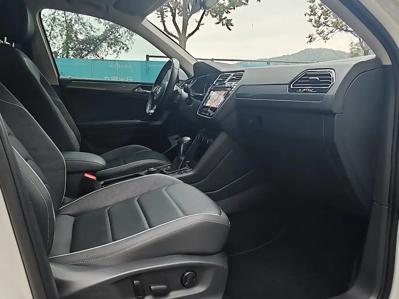Volkswagen Tiguan L 2021 380TSI Automatic 4WD R-Line Flagship 7-seater фото 11