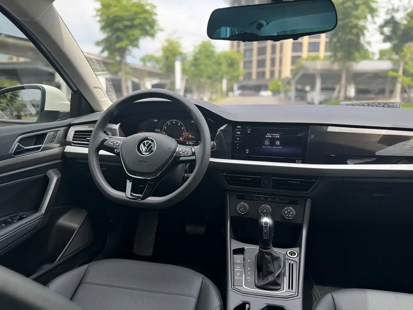 Volkswagen Lavida 2021 1.5L Auto Comfort Edition фото 16