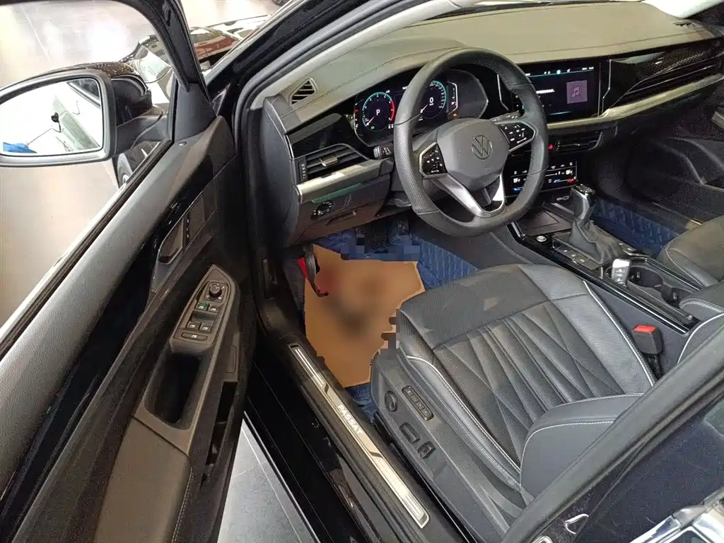 Volkswagen Passat 2023 330TSI Starlight Luxury Edition фото 12