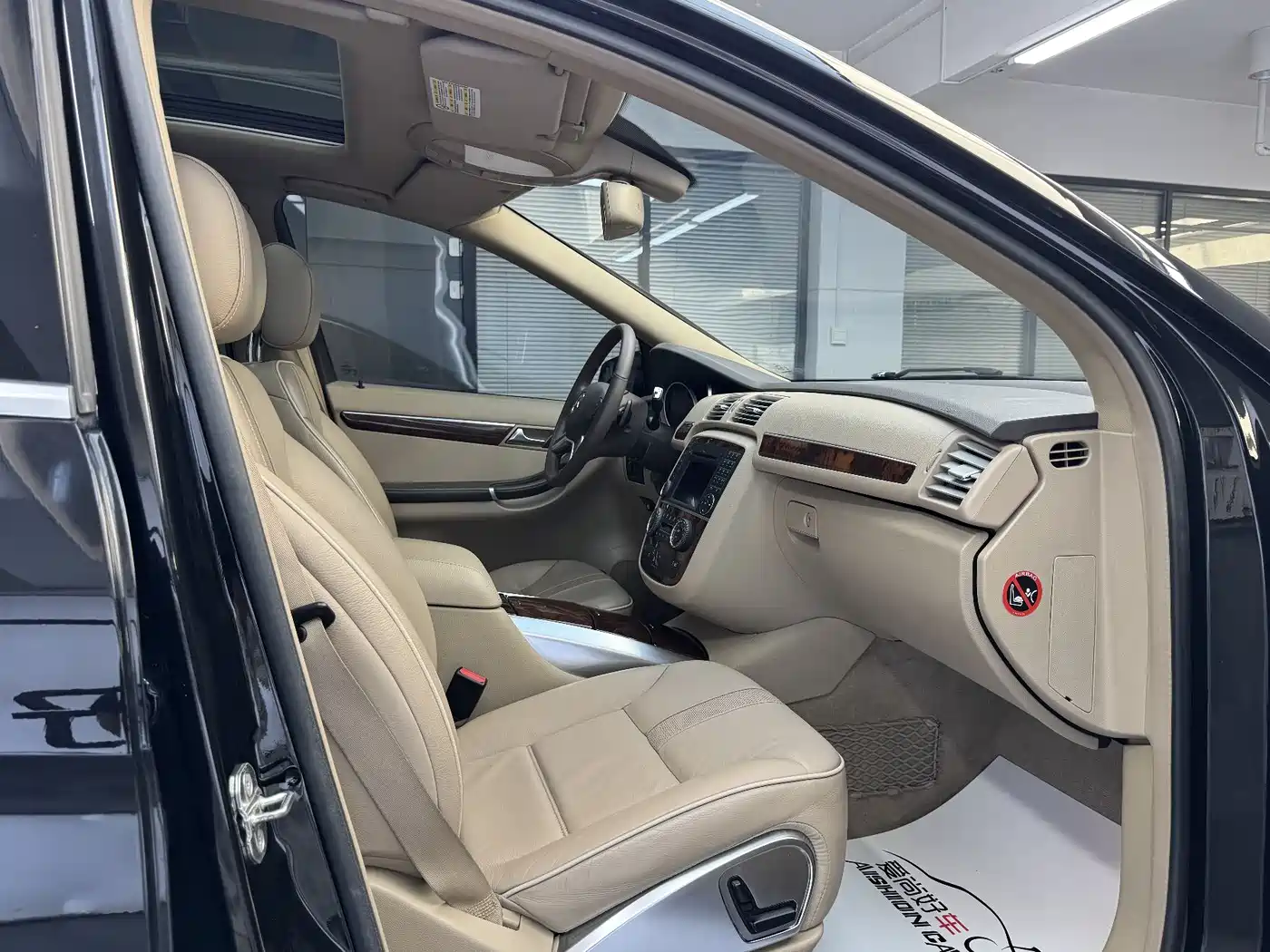 Mercedes-Benz R-Class 2011 R 350 L 4MATIC фото 15