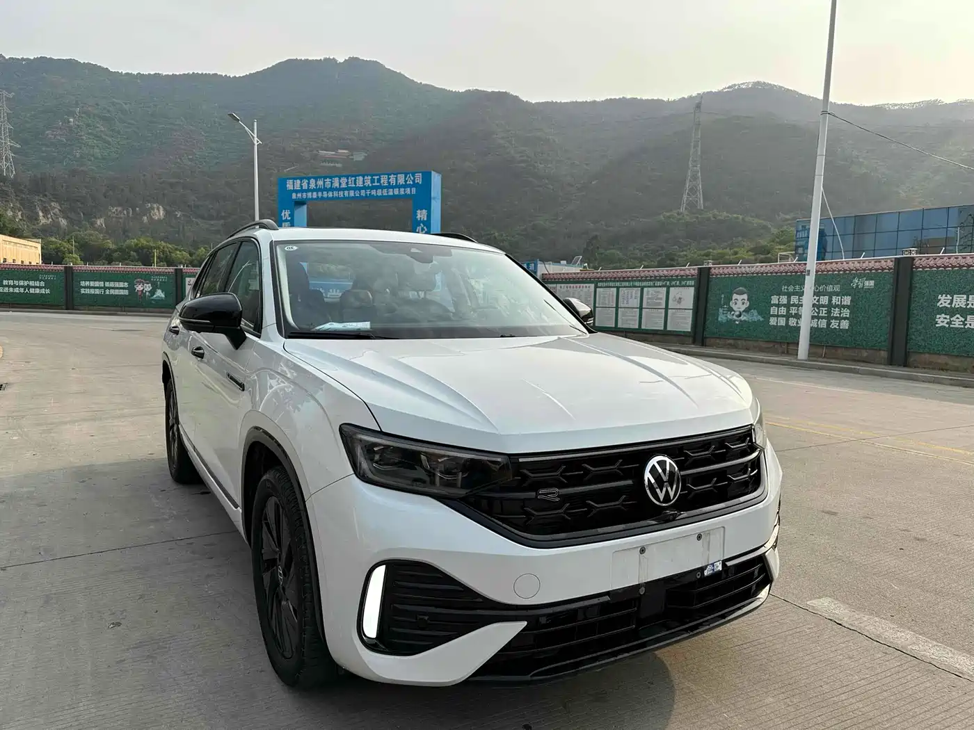 Volkswagen Tayron 2022 380TSI 4WD R-Line Smart Connect Edition фото 3