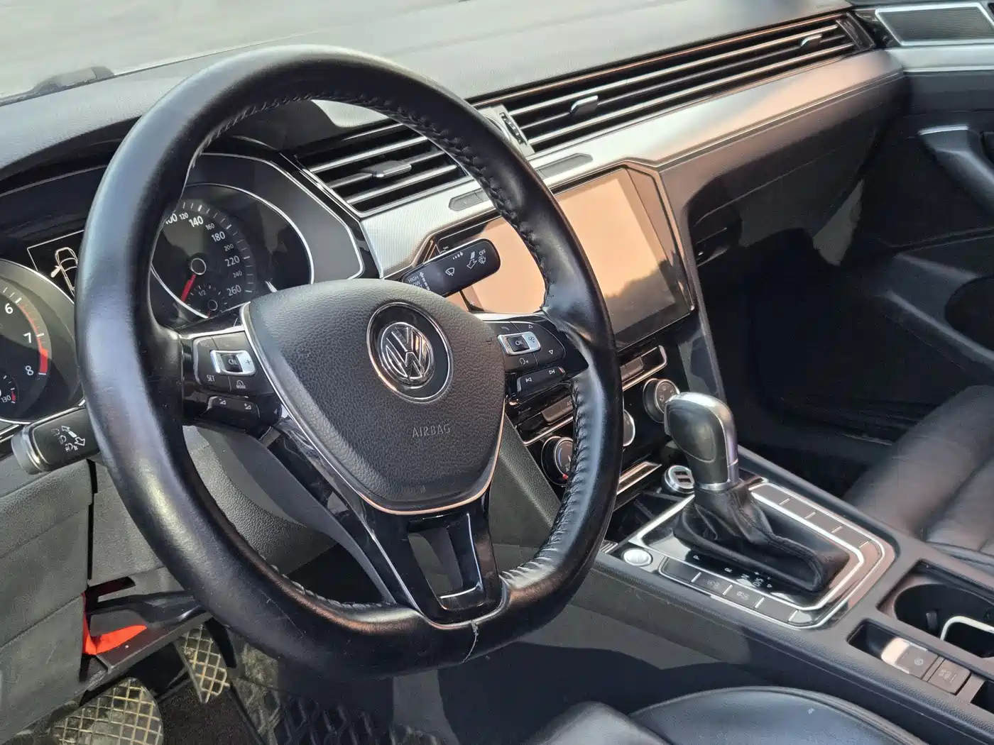 Volkswagen Magotan 2018 330TSI DSG Leading фото 6