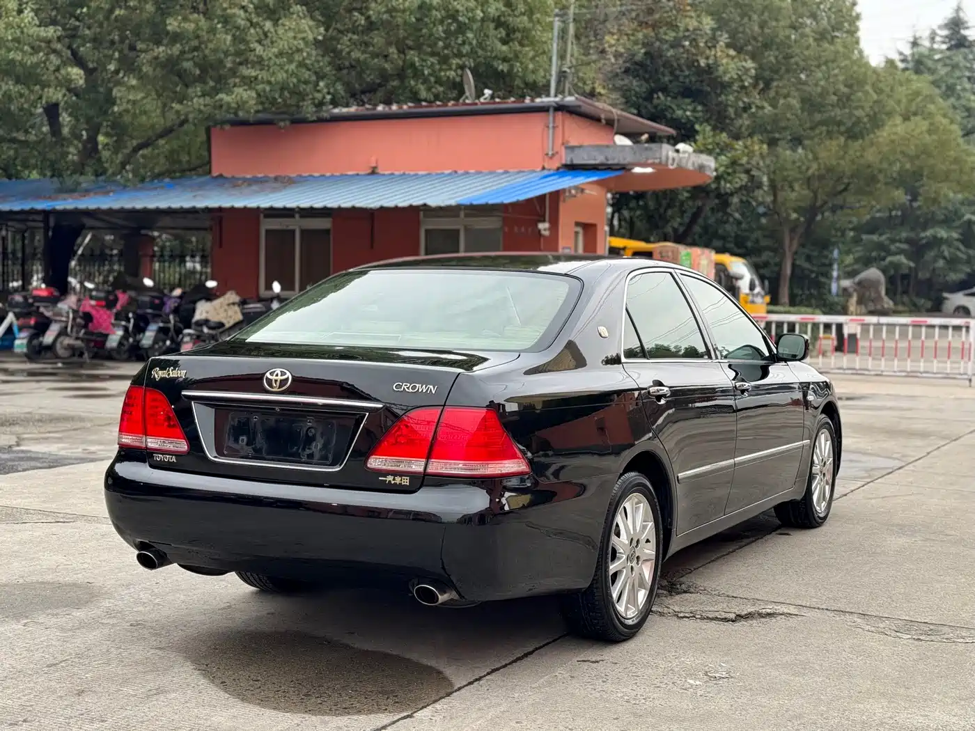 Фото 4 - Toyota Crown