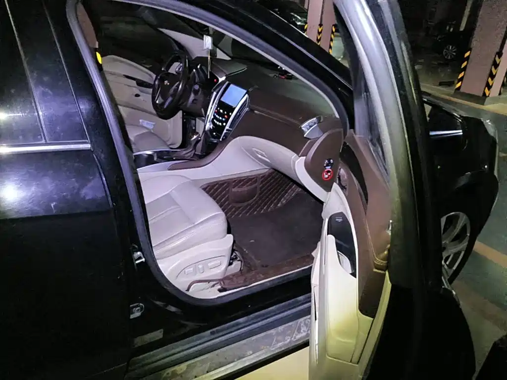 Cadillac SRX 2013 2013 3.0L Leading