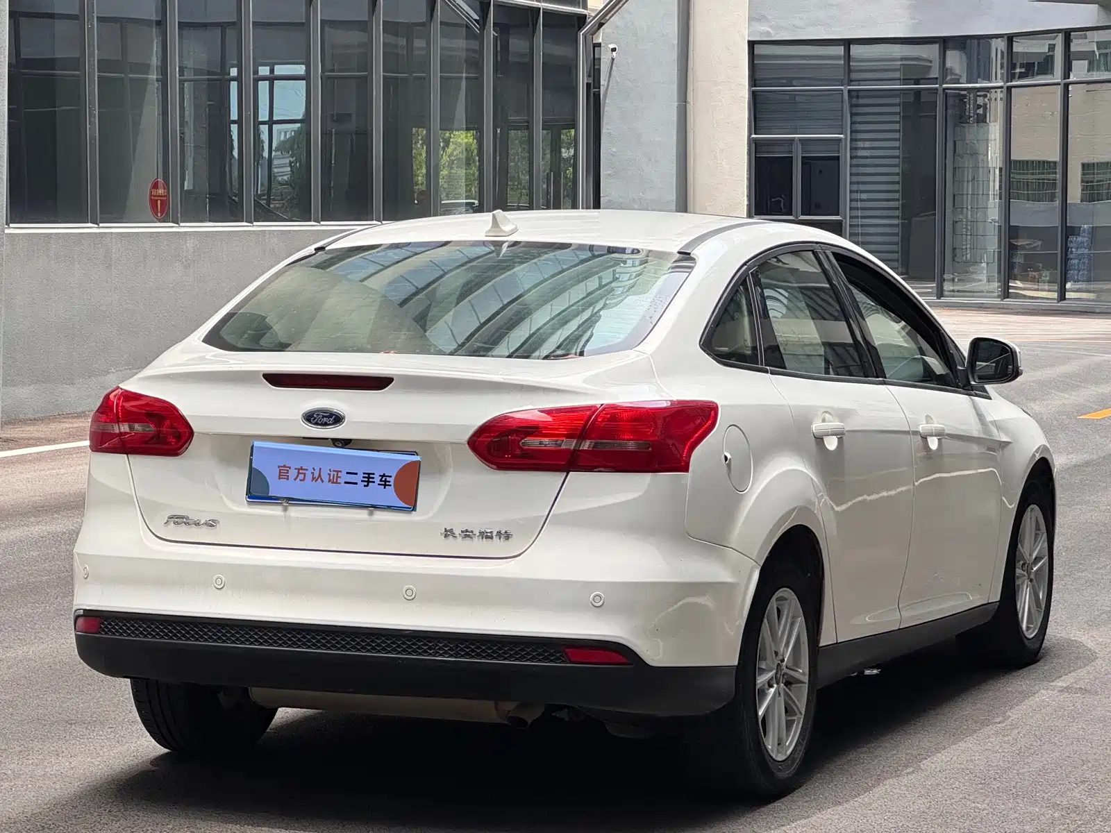 Фото 4 - Ford Focus