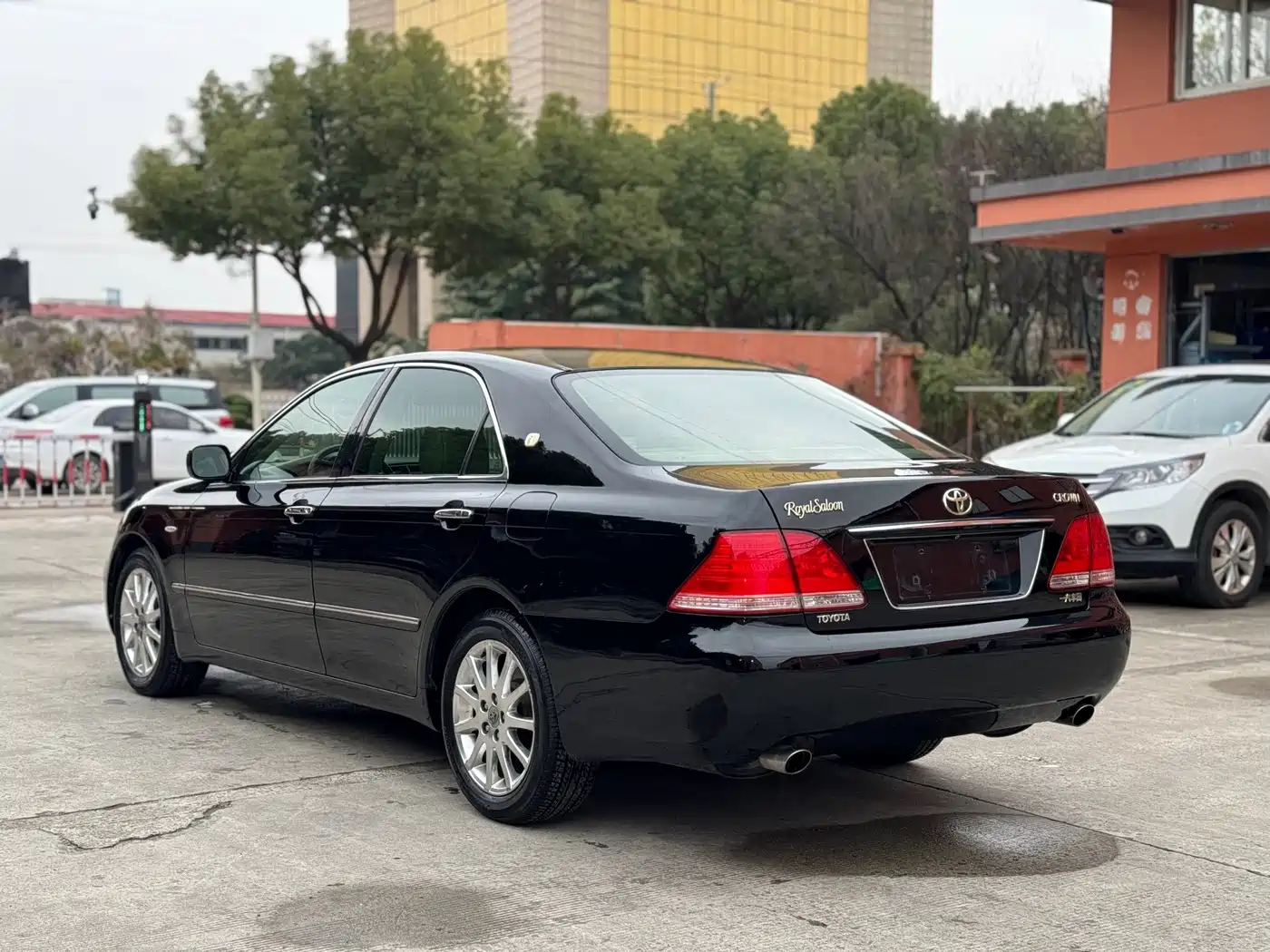 Фото 6 - Toyota Crown