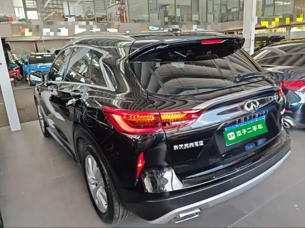 Photo 5 - Infiniti QX50