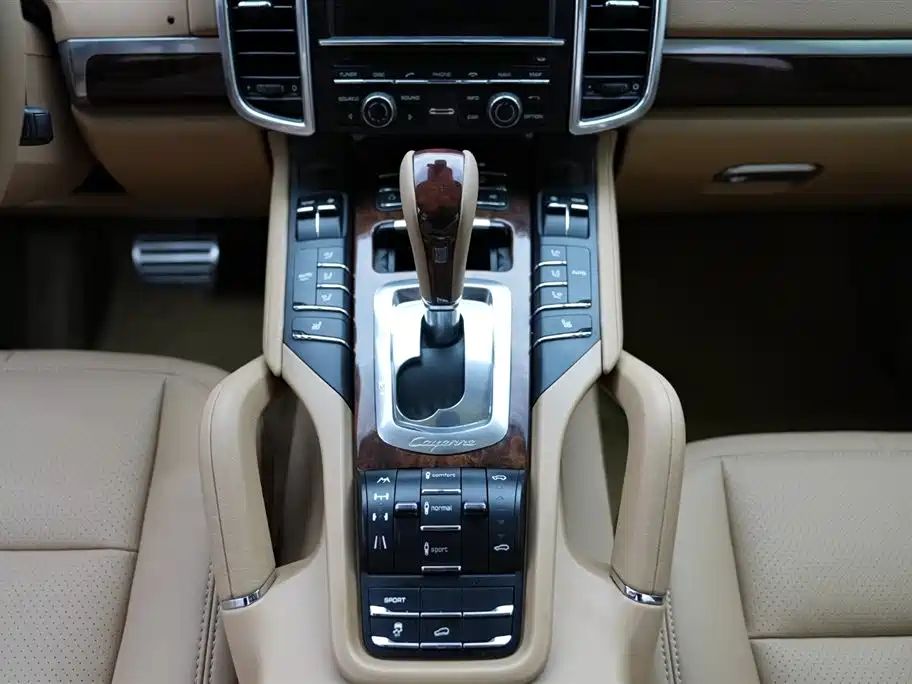 Porsche Cayenne 2011 Cayenne 3.0T фото 11