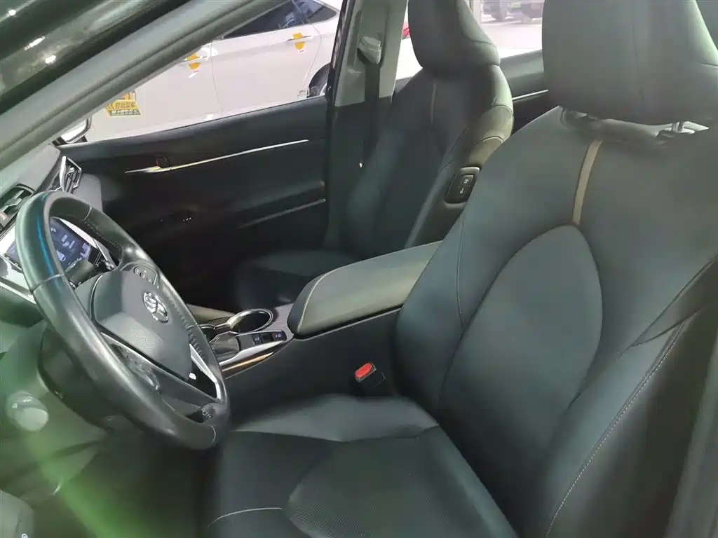 Toyota Camry 2018 2.0G Luxury Edition фото 11