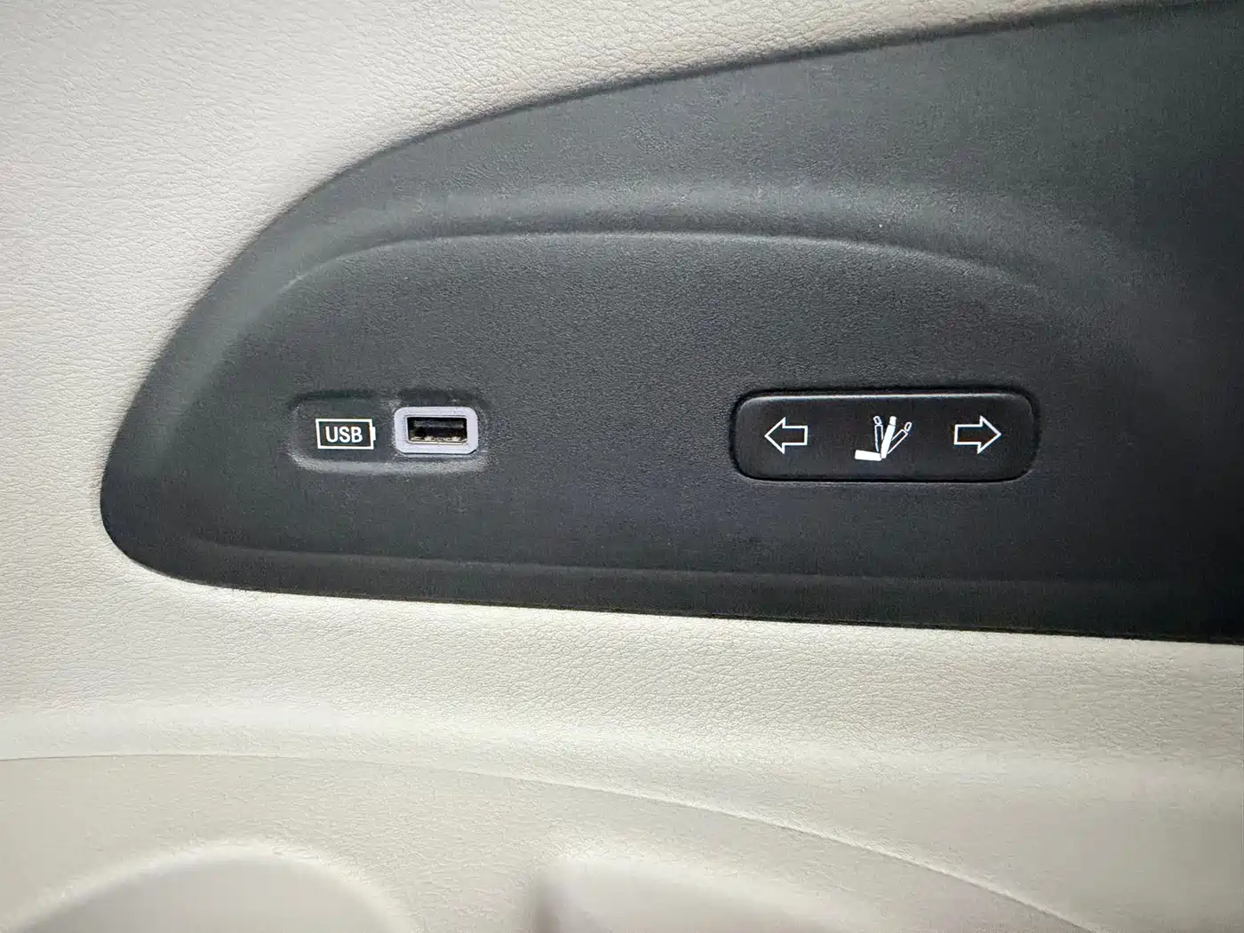 Chrysler Pacifica 2019 2017 3.6L Premium Edition