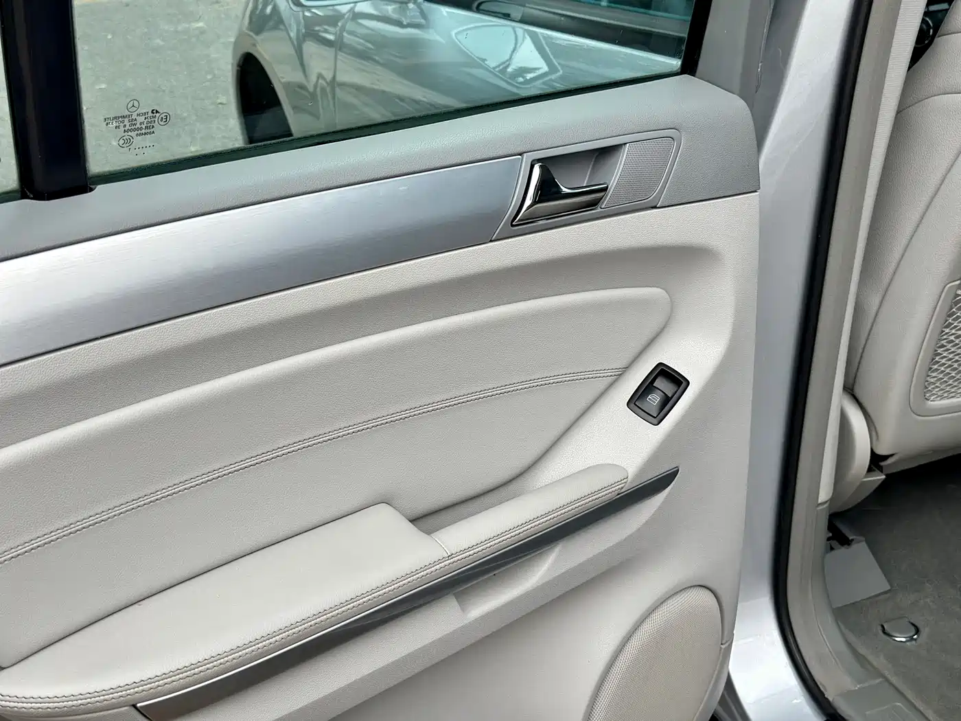 Mercedes-Benz M-Class 2010 ML 300 4MATIC фото 32