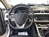 Фото 11 - Geely Atlas