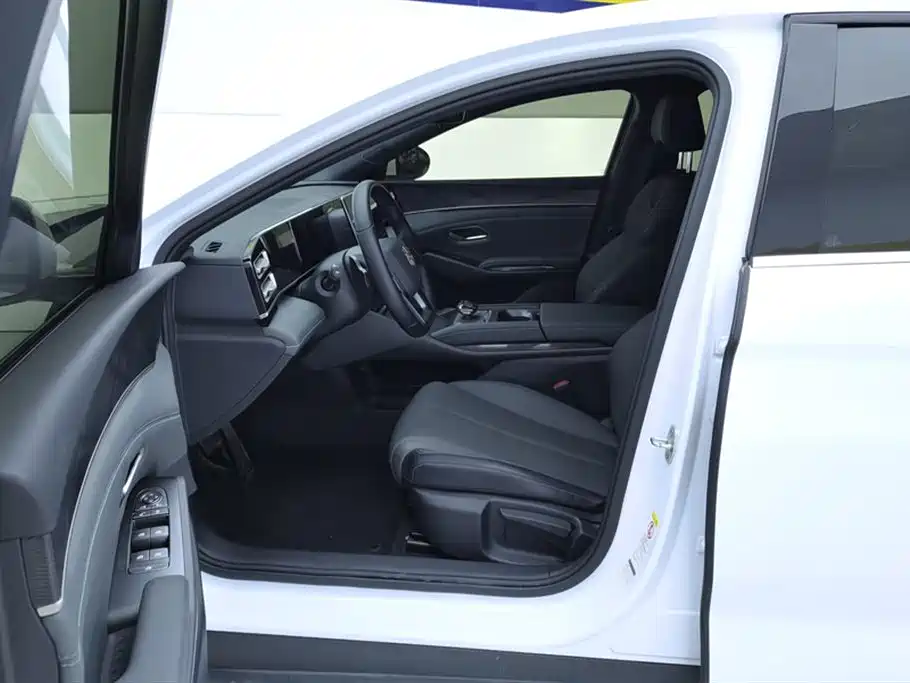 BYD Qin L 2025 DM-i Smart Drive Edition 80KM Leading фото 9