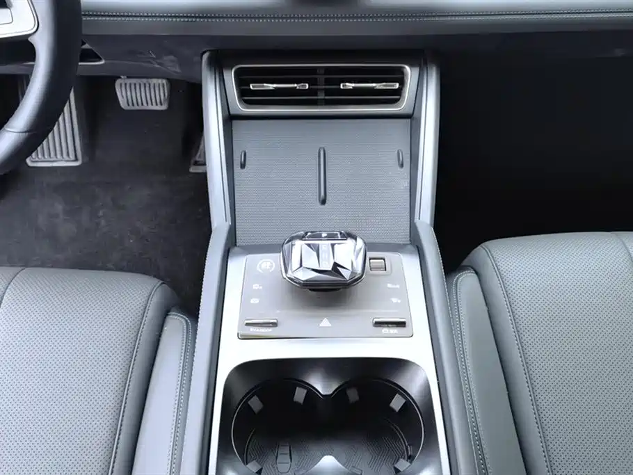 BYD Qin L 2025 DM-i Smart Drive Edition 80KM Leading фото 16