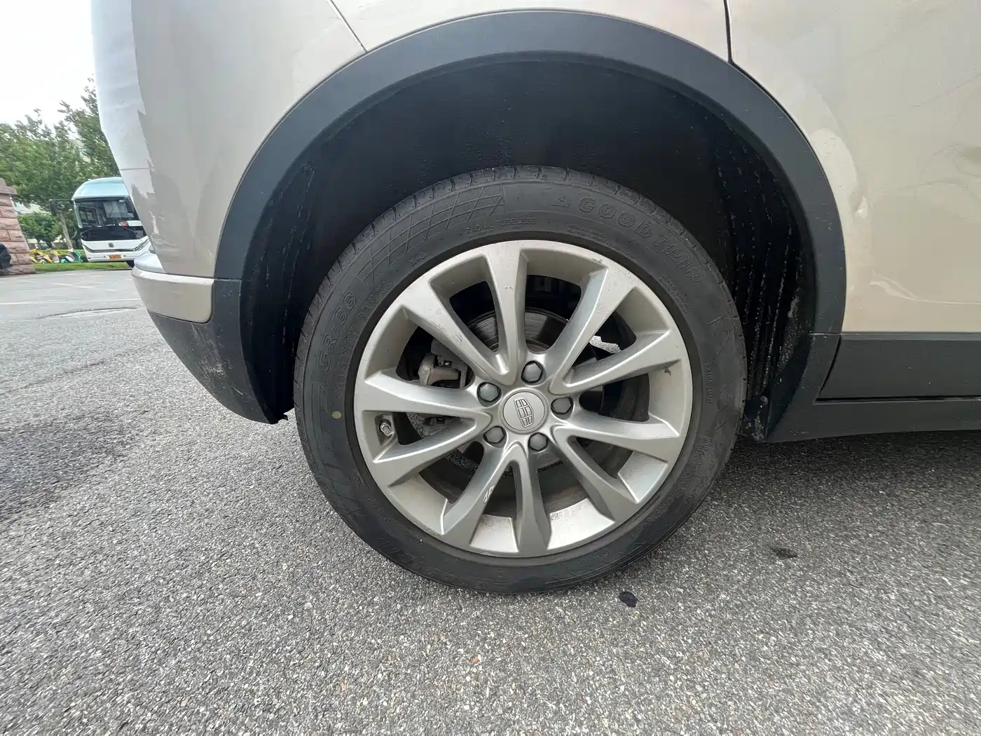 Фото 19 - Geely Emgrand GS