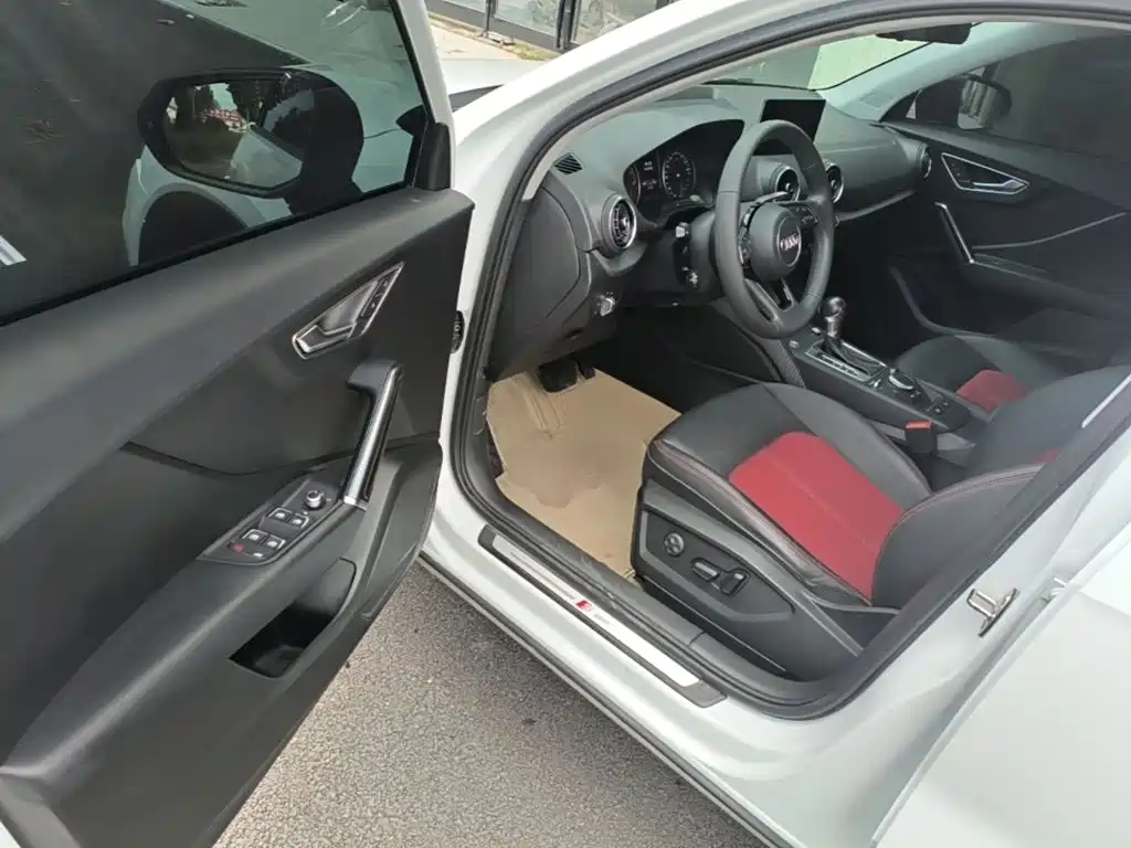 Фото 16 - Audi Q2L