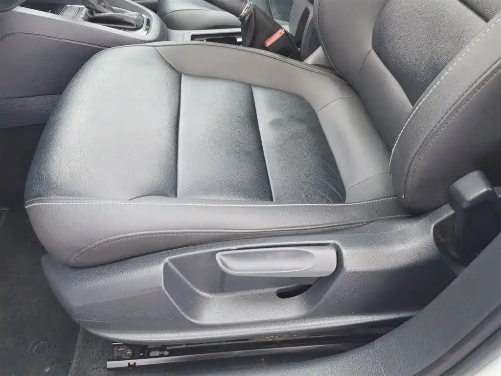 Volkswagen Sagitar 2018 280TSI DSG Spark Edition фото 20