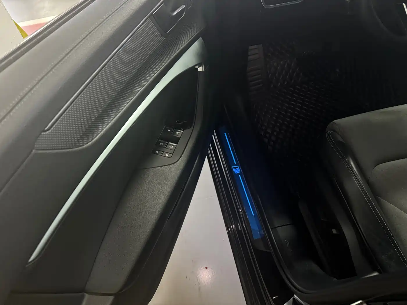 Audi A6L 2022 40 TFSI Luxury Dynamic фото 12