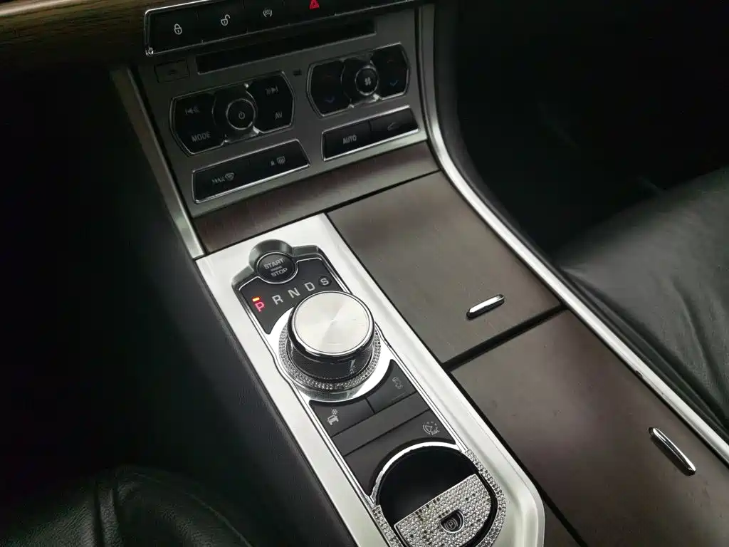 Jaguar XF 2015 2015 XF 2.0T Style Edition