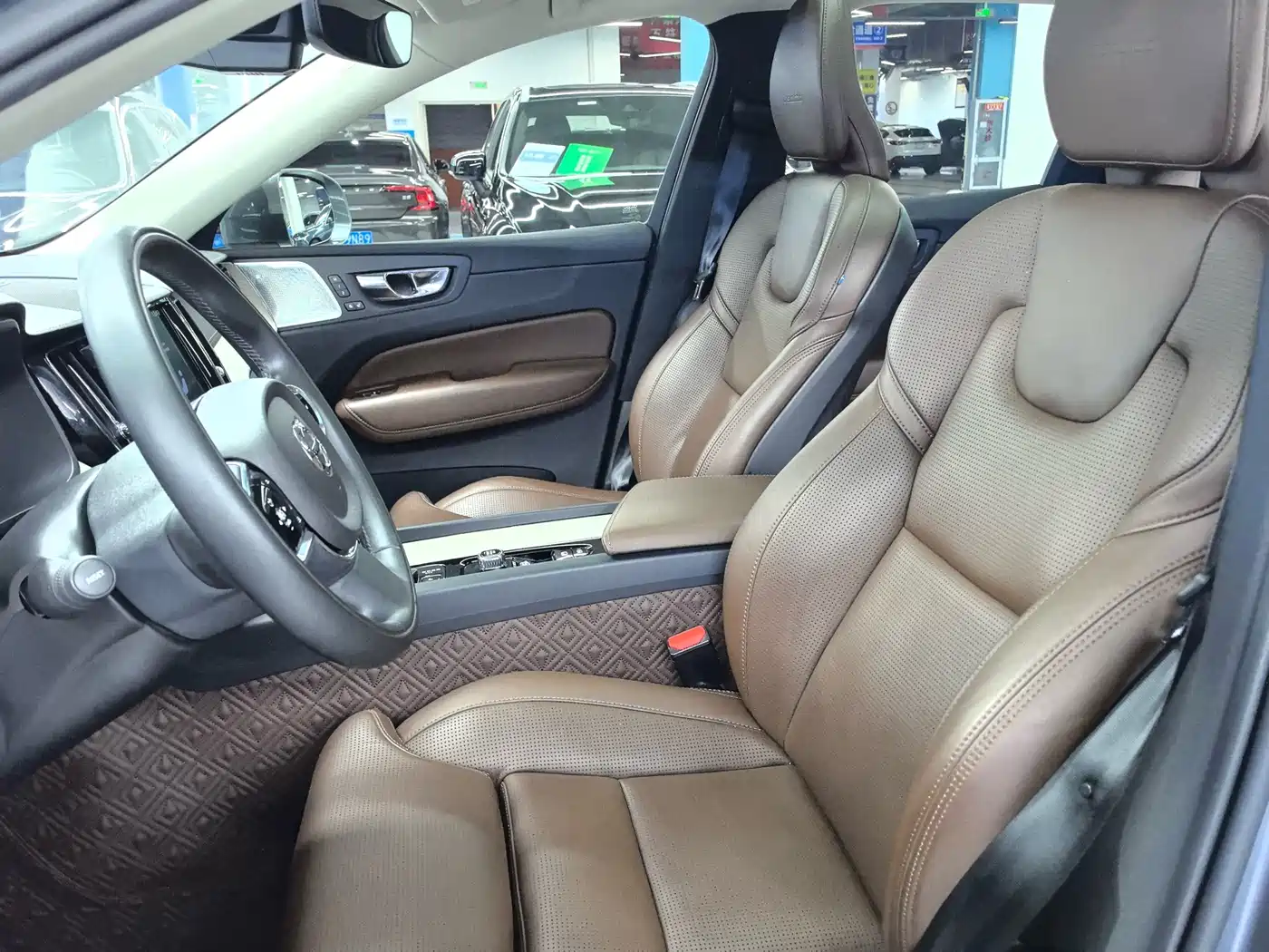 Volvo XC60 Plug-in Hybrid 2019 2019 T8 Twin Engine Excellence Luxury (China VI)