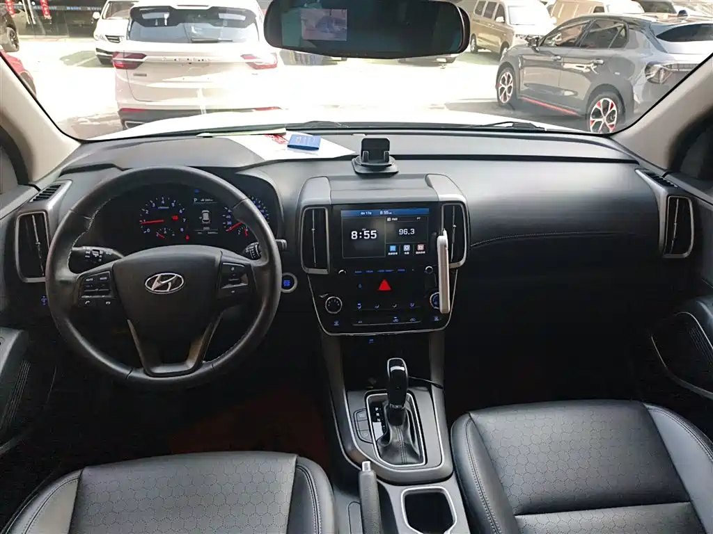 Hyundai Beijing Hyundai ix35 2018 2.0L Automatic 2WD Zhiyong·Enjoyment Edition фото 6