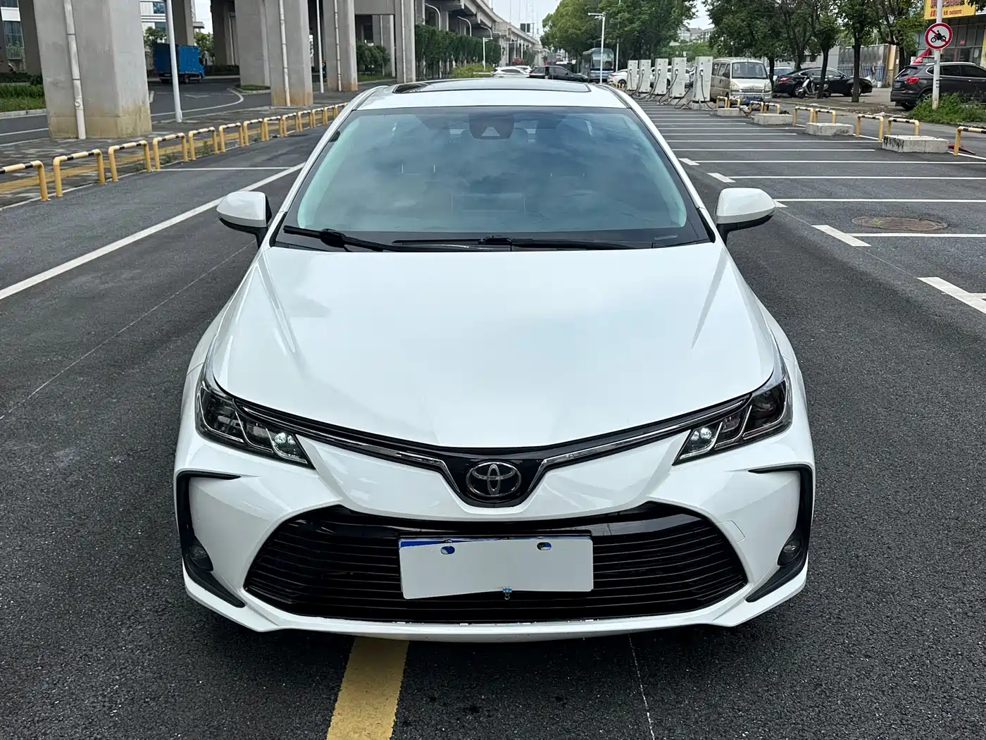 Toyota Corolla 2019 1.2T S-CVT GL-i Elite Edition фото 2