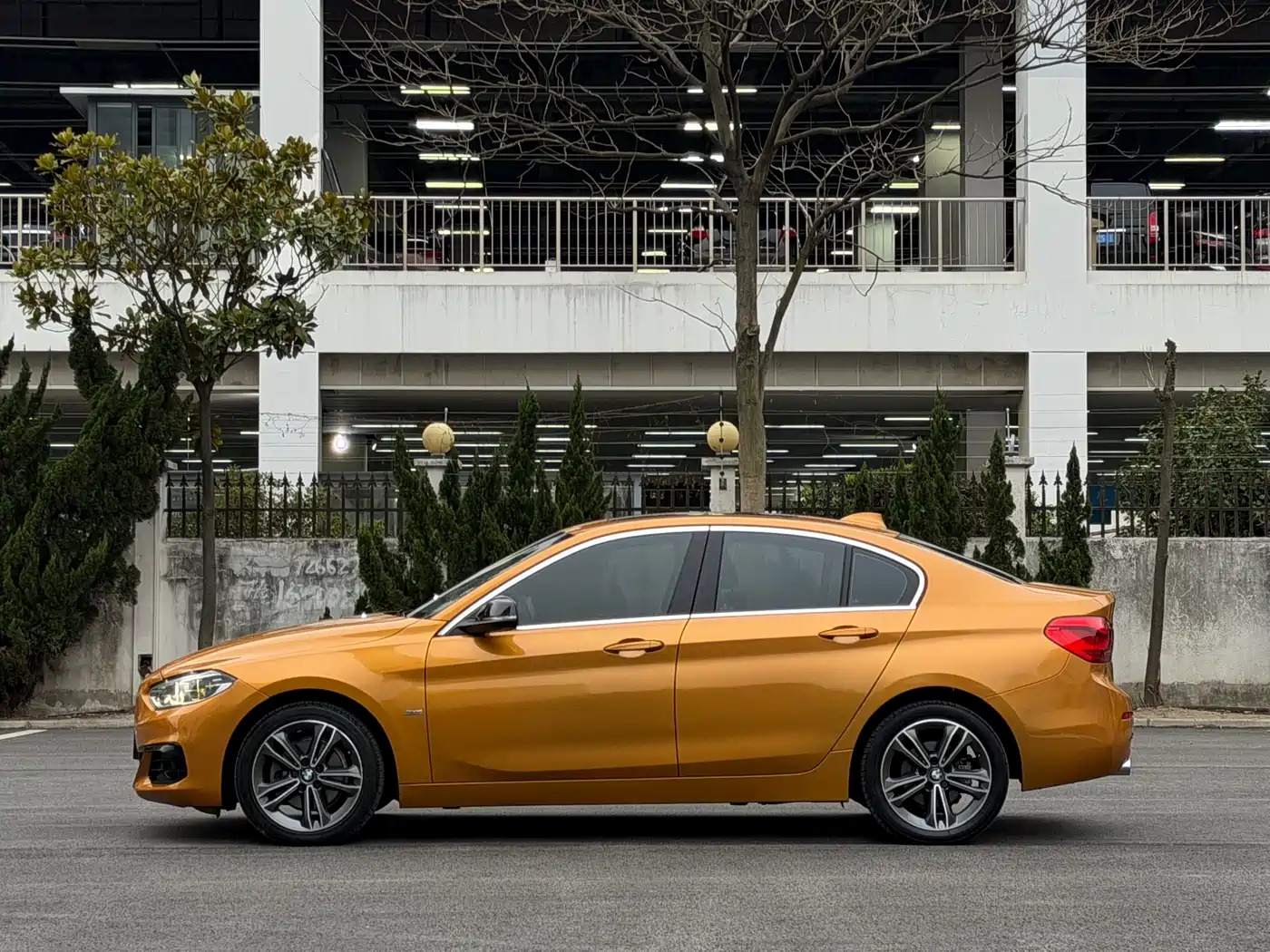 BMW 1 Series 2017 118i Sport фото 4