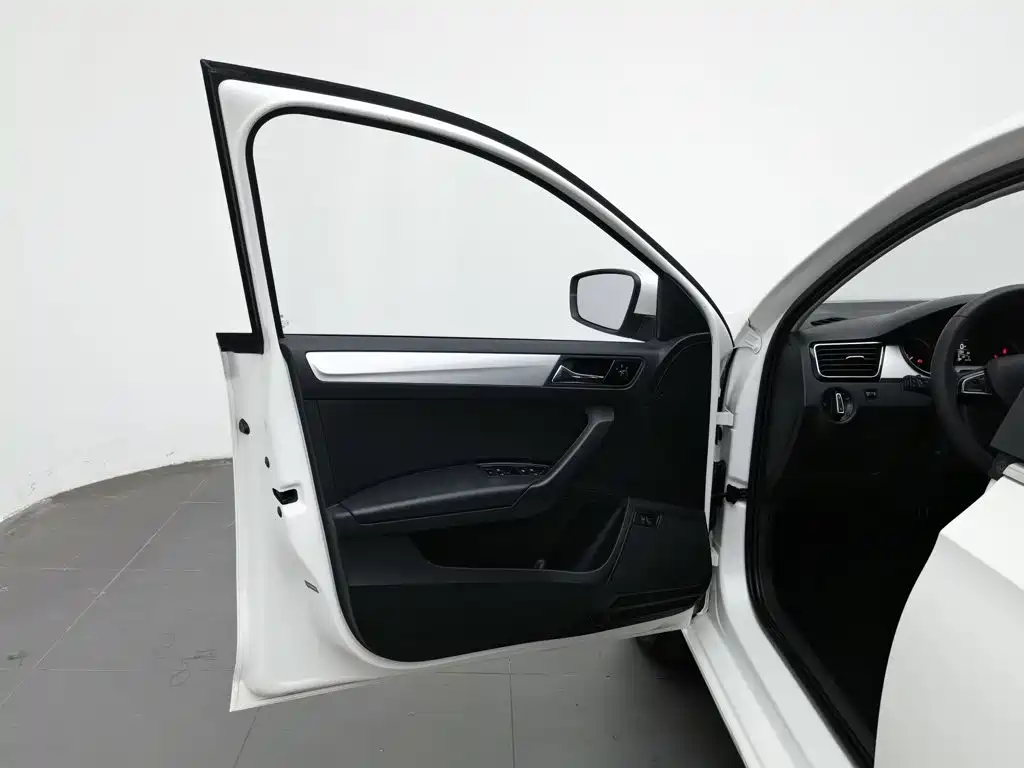 Фото 8 - Škoda Rapid