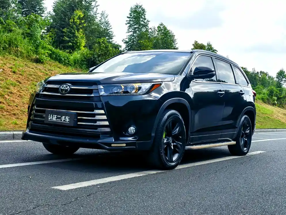 Photo 1 - Toyota Highlander
