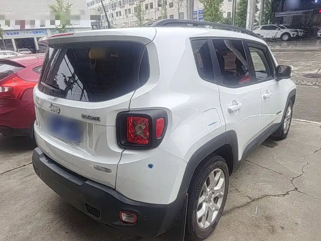 Фото 7 - Jeep Renegade