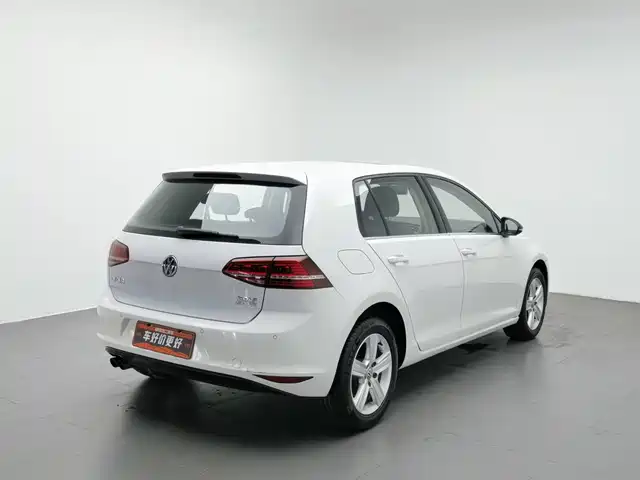 Volkswagen Golf 2017 230TSI Auto Comfort Millionth Anniversary Edition — фото 2
