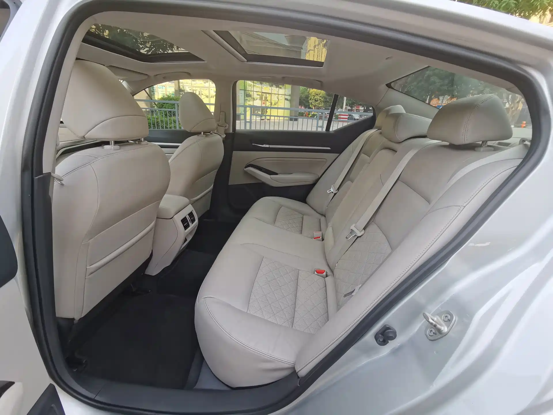 Photo 5 - Nissan Teana
