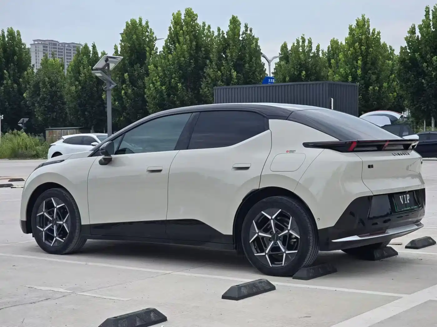 Photo 4 - Lynk & Co Z20