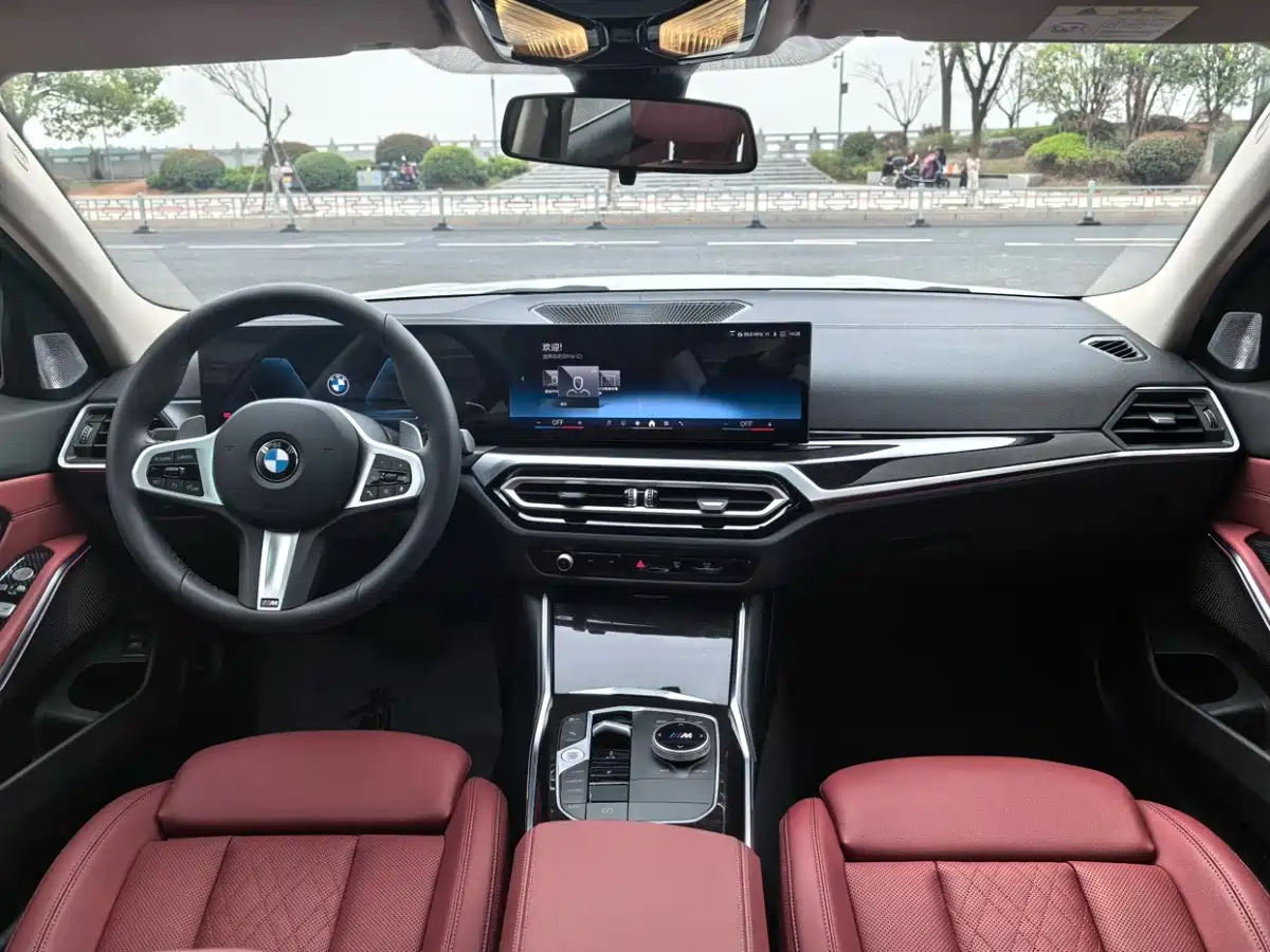 BMW 3 Series 2024 325Li M Sport Package фото 6